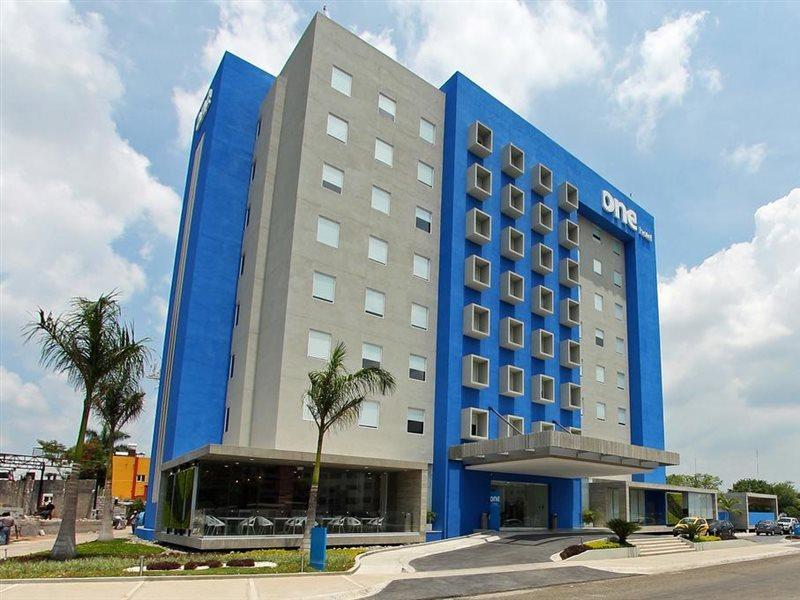 One Villahermosa 2000 Экстерьер фото