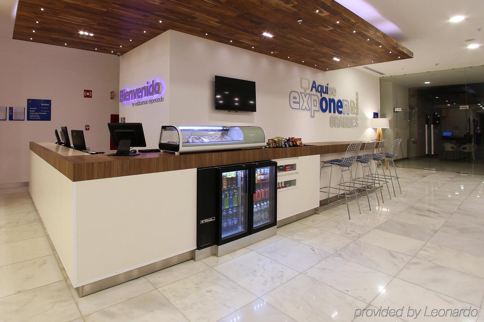 One Villahermosa 2000 Экстерьер фото